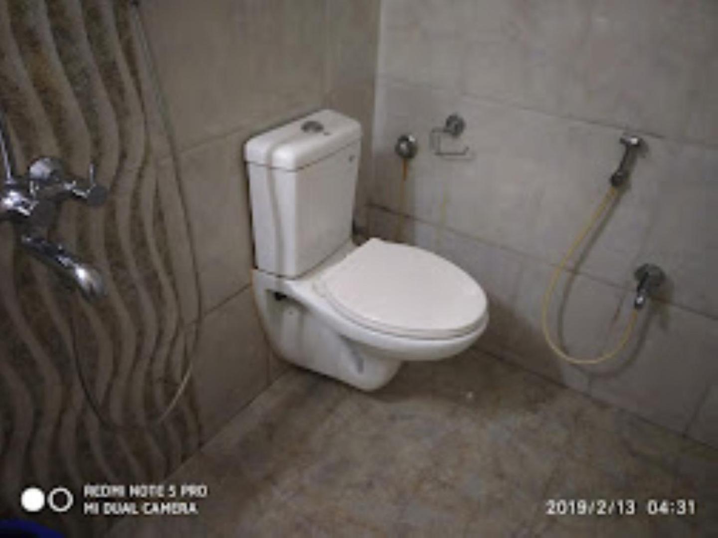 מלון בובנשוואר Gokul Plaza מראה חיצוני תמונה