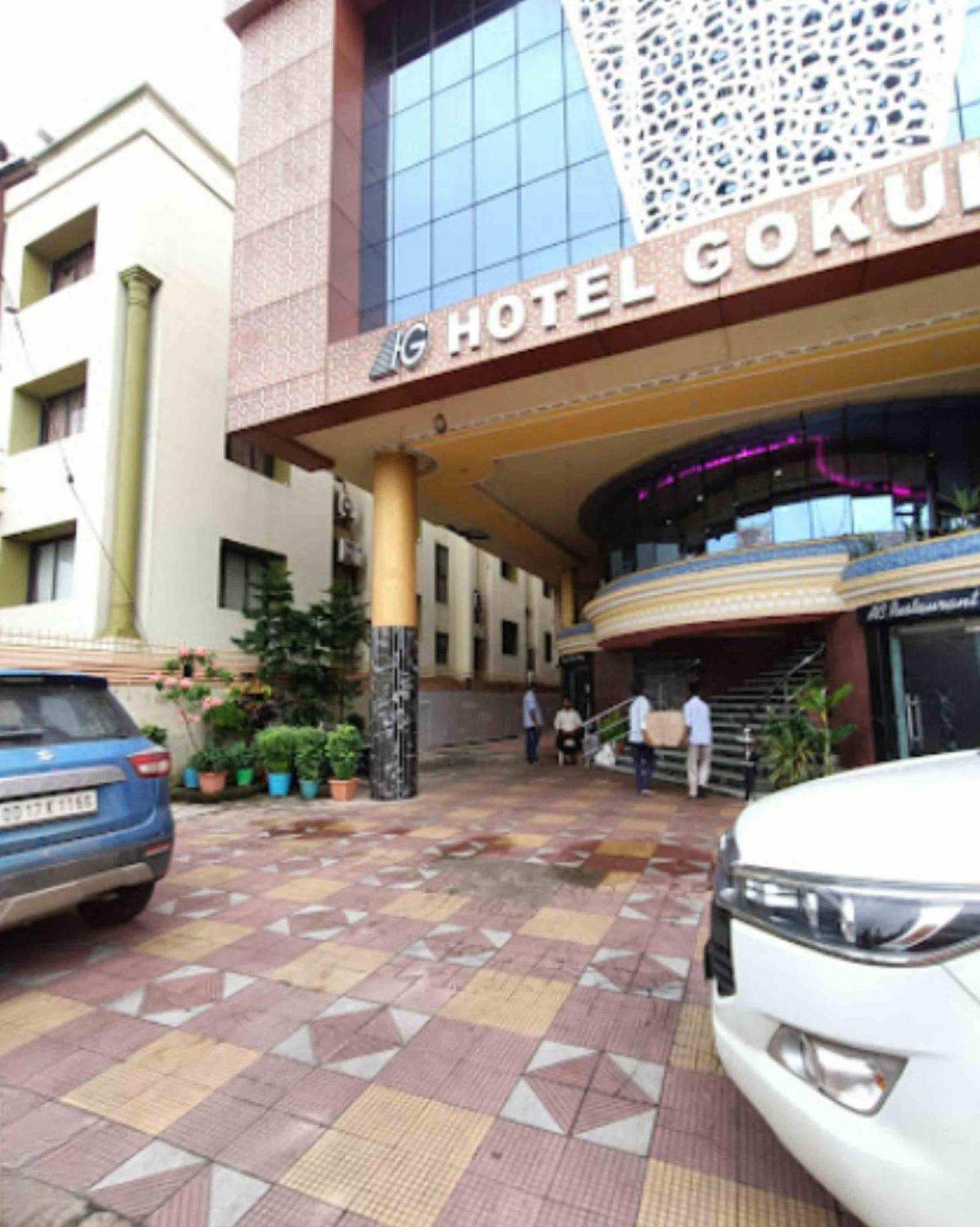 מלון בובנשוואר Gokul Plaza מראה חיצוני תמונה